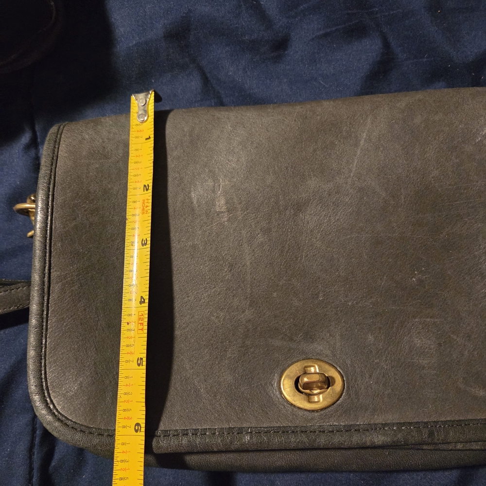 Coach Handbag. - Picture 8 of 9